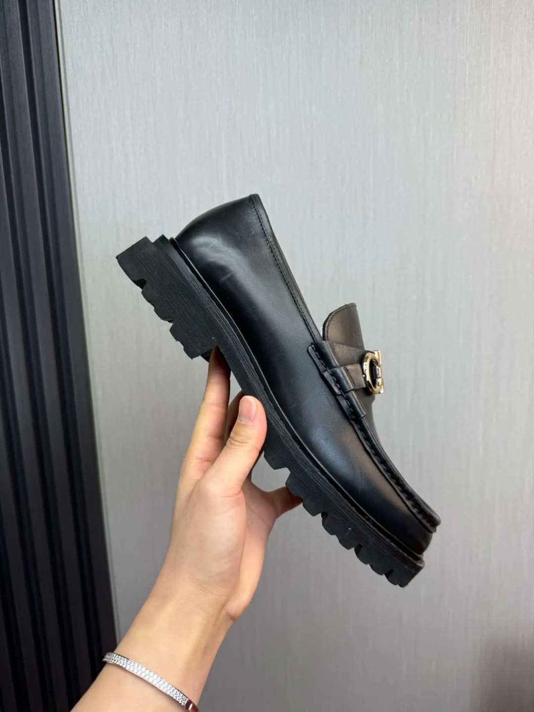 Men's shoes 💰880💰 Ferragamo. [Ferragamo] men's thick-soled loafers, the latest hot style, 1:1 original purchase quality, top quality, imported open-edge beaded cowhide leather on the upper, hand-made three-dimensional stitching highlights the round toe design, the inner foot pads are all imported cowhide, with original lightweight foam outsole, matching code 39-44, (38, 45 custom-made, non-refundable)